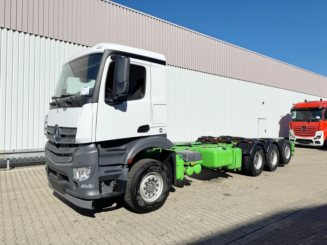 Mercedes-Benz Arocs 3242/48 LK 8x4/4 Arocs 3242/48 LK 8x4/4, Lenk-/Liftachse, Nebenantrieb - Camión chasis: foto 1 Mercedes-Benz Arocs 3242/48 LK 8x4/4 Arocs 3242/48 LK 8x4/4, Lenk-/Liftachse, Nebenantrieb - Camión chasis: foto 1