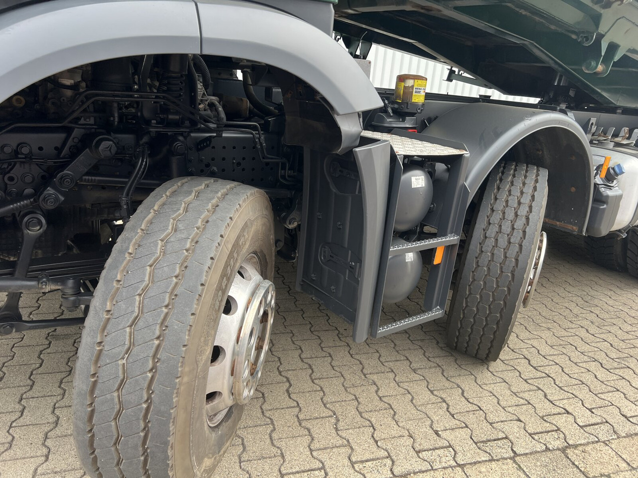 Mercedes-Benz Arocs 3243 K 8x4 Arocs 3243 K 8x4, Ressenig Thermo Alukipper 3-S - Camión volquete: foto 3 Mercedes-Benz Arocs 3243 K 8x4 Arocs 3243 K 8x4, Ressenig Thermo Alukipper 3-S - Camión volquete: foto 3