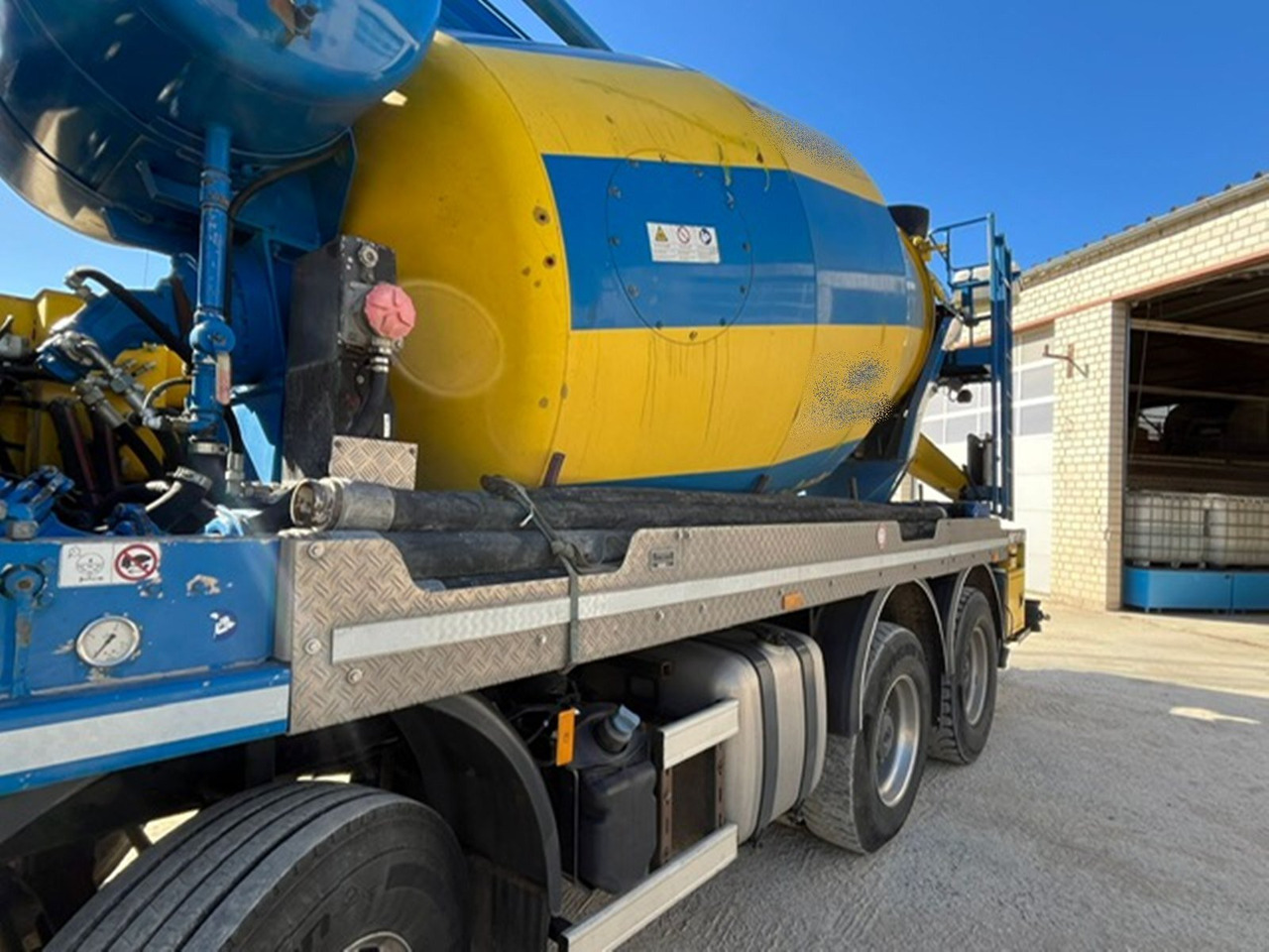 Mercedes-Benz Arocs 3246 B 8x4 Stetter Mischer 7m³, Pumpe 25m Arocs 3246 B 8x4 Stetter Mischer 7m³, Pumpe 25m - Camión hormigonera: foto 5 Mercedes-Benz Arocs 3246 B 8x4 Stetter Mischer 7m³, Pumpe 25m Arocs 3246 B 8x4 Stetter Mischer 7m³, Pumpe 25m - Camión hormigonera: foto 5