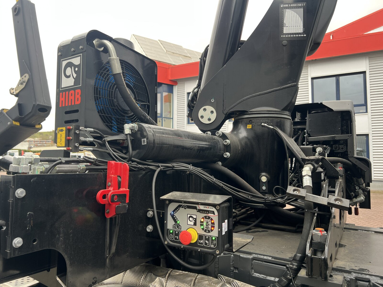 Leasing de Mercedes-Benz Arocs 4142 B 8x4/4 Arocs 4142 B 8x4/4, Grounder, Funk Mercedes-Benz Arocs 4142 B 8x4/4 Arocs 4142 B 8x4/4, Grounder, Funk: foto 14