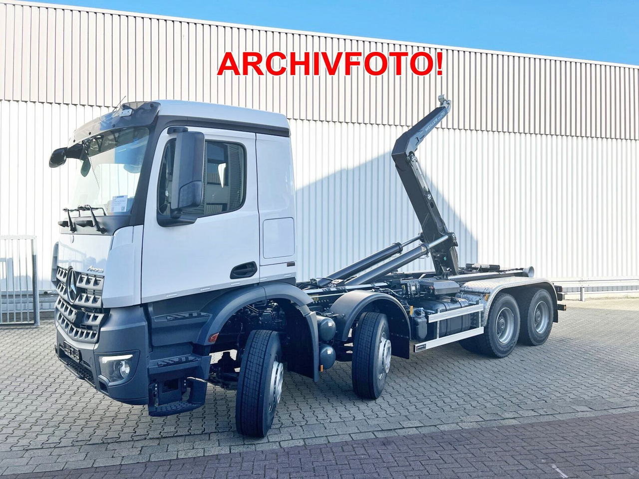 Mercedes-Benz Arocs 4163/8x4 Arocs 4163/8x4, Hiab 26.59, Funk, Multimedia Cockpit, - Camión multibasculante: foto 1 Mercedes-Benz Arocs 4163/8x4 Arocs 4163/8x4, Hiab 26.59, Funk, Multimedia Cockpit, - Camión multibasculante: foto 1