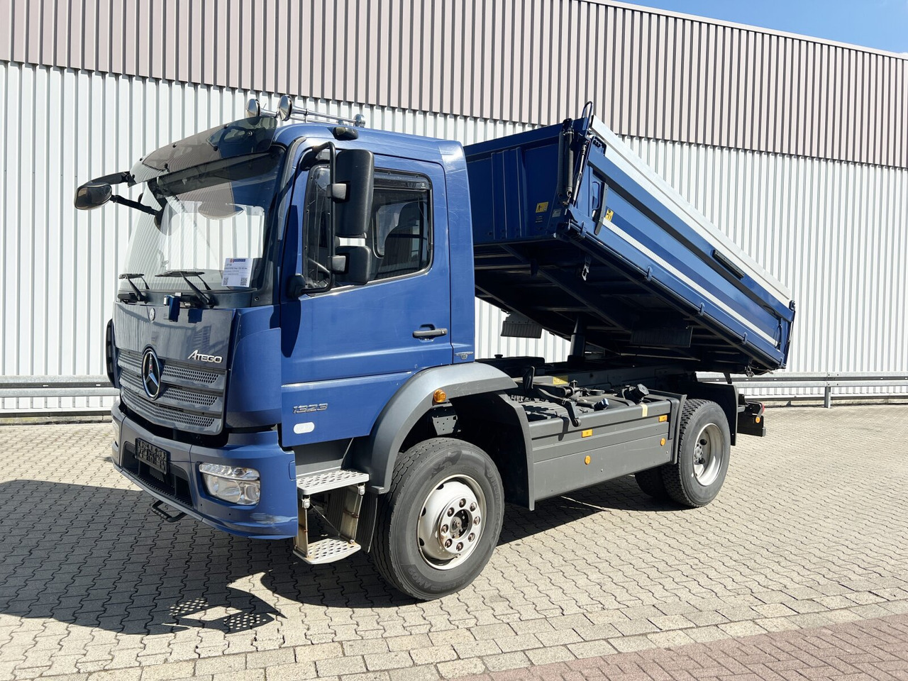 Mercedes-Benz Atego 1323 AK 4x4 Atego 1323 AK 4x4 - Camión volquete: foto 1 Mercedes-Benz Atego 1323 AK 4x4 Atego 1323 AK 4x4 - Camión volquete: foto 1