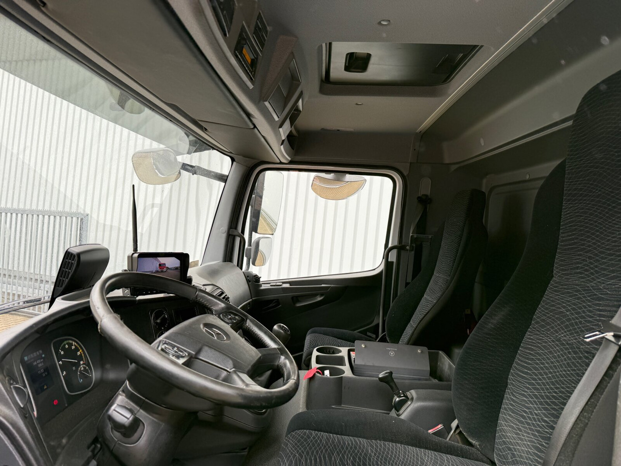 Mercedes-Benz Atego 1627 L 4x2 Atego 1627 L 4x2, 6-Zylinder, Motorabtrieb - Camión chasis: foto 2 Mercedes-Benz Atego 1627 L 4x2 Atego 1627 L 4x2, 6-Zylinder, Motorabtrieb - Camión chasis: foto 2