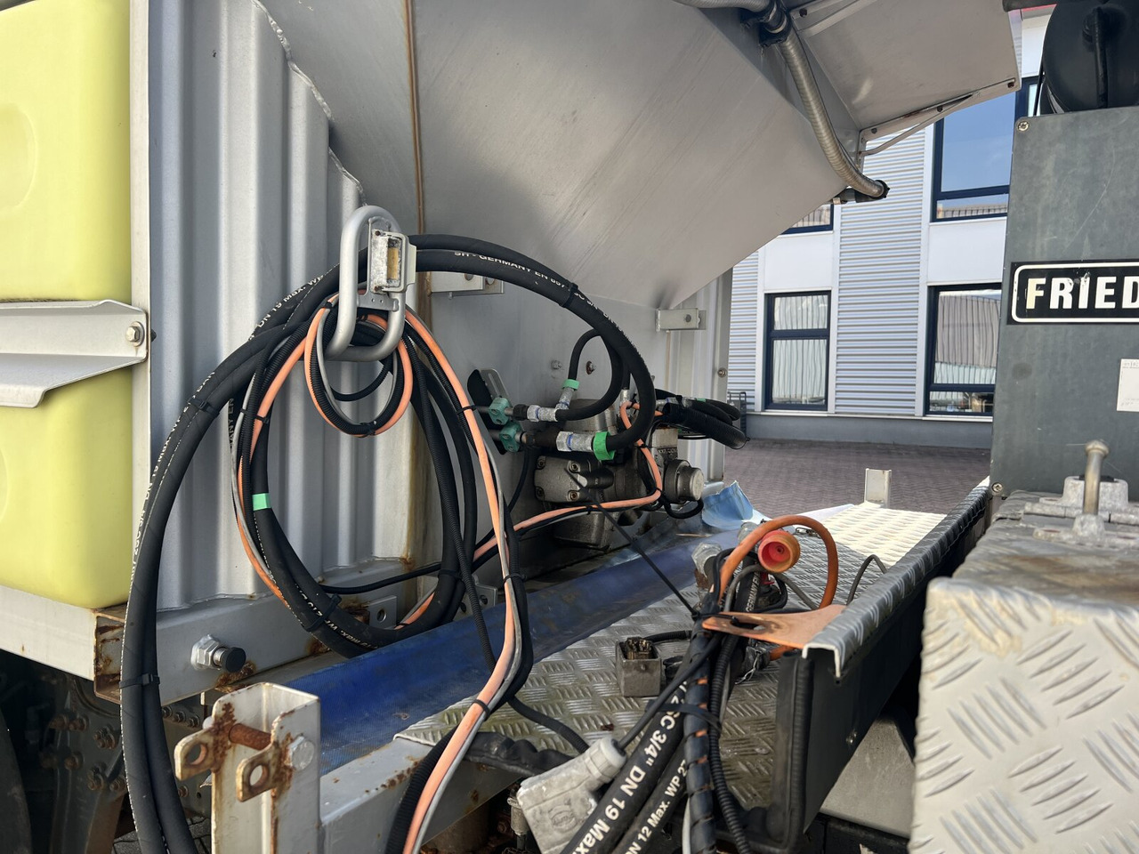 Camión chasis Mercedes-Benz Atego 1828 L 4x2 Atego 1828 L 4x2, Rechtslenker, Winterdienstaustattung: foto 12