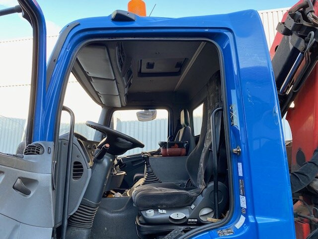 Mercedes-Benz Axor 1828 L 4x2 Axor 1828 L 4x2 mit Kran Palfinger PK 9501, Funk - Camión grúa, Camión caja abierta: foto 4 Mercedes-Benz Axor 1828 L 4x2 Axor 1828 L 4x2 mit Kran Palfinger PK 9501, Funk - Camión grúa, Camión caja abierta: foto 4