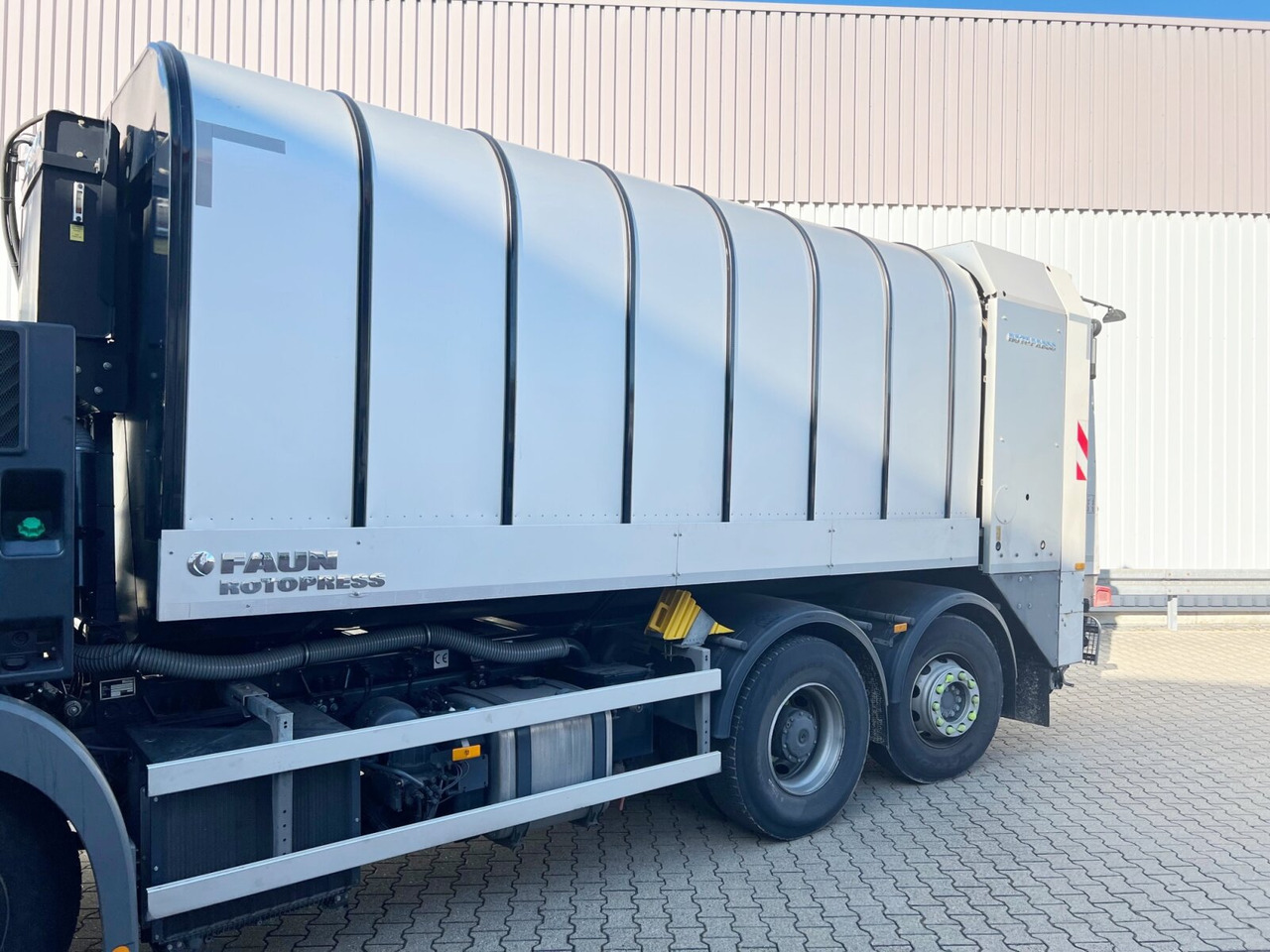 Mercedes-Benz Econic 2635 LL 6x2/4 NLA Econic 2635 LL 6x2/4 NLA, Lenkachse, FAUN Rotopress 521L, Zöller-Schüttung - Camión chasis: foto 4 Mercedes-Benz Econic 2635 LL 6x2/4 NLA Econic 2635 LL 6x2/4 NLA, Lenkachse, FAUN Rotopress 521L, Zöller-Schüttung - Camión chasis: foto 4
