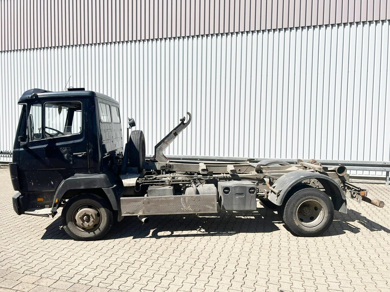 Mercedes-Benz LK 817 4x2 LK 817 4x2, City-Abroller, 6-Zylinder Motor - Camión multibasculante: foto 1 Mercedes-Benz LK 817 4x2 LK 817 4x2, City-Abroller, 6-Zylinder Motor - Camión multibasculante: foto 1