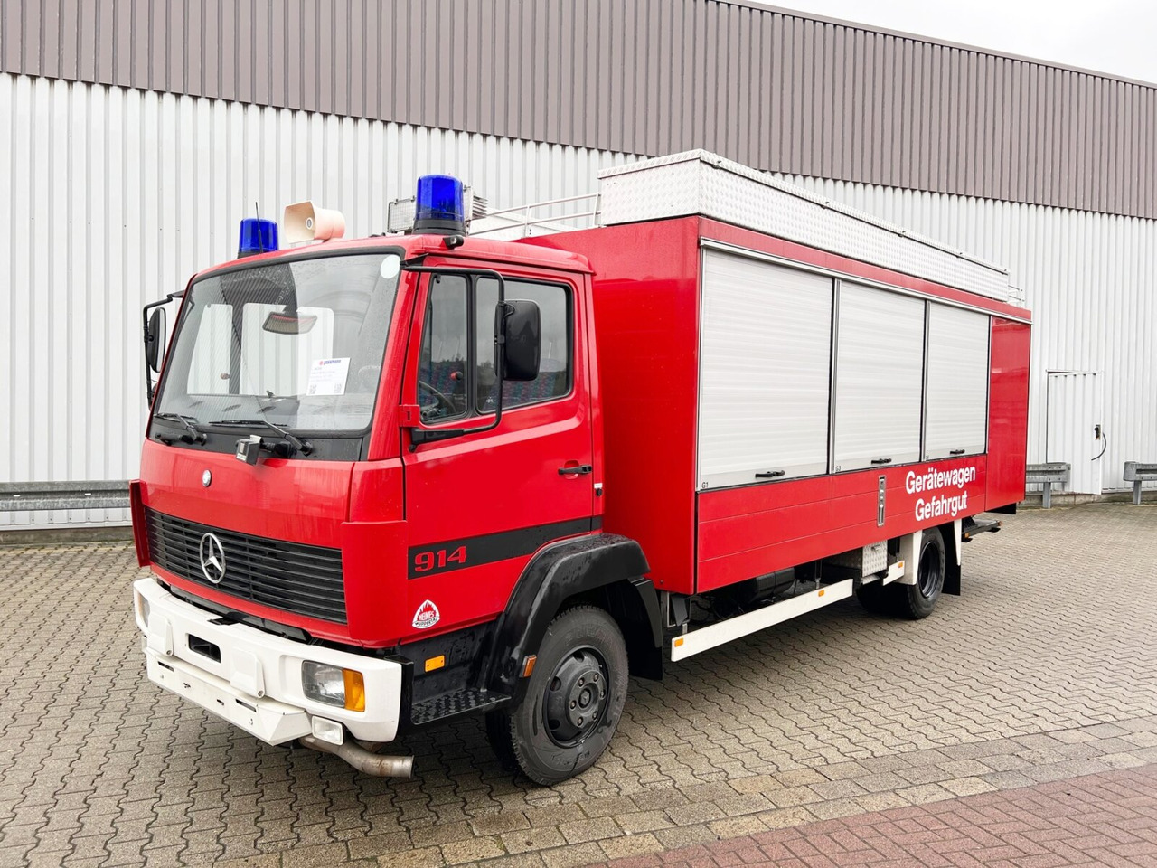 Mercedes-Benz LK 914 4x2 LK 914 4x2, Gerätewagen für Gefahrgut, 6-Zylinder Motor - Camión de bomberos: foto 1 Mercedes-Benz LK 914 4x2 LK 914 4x2, Gerätewagen für Gefahrgut, 6-Zylinder Motor - Camión de bomberos: foto 1