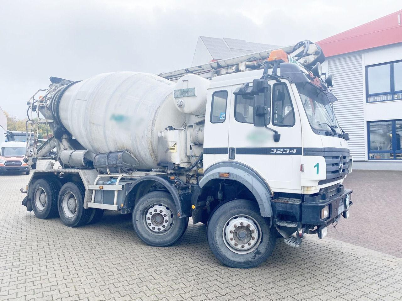 Leasing de Mercedes-Benz SK II 3234 B 8x4/4 SK II 3234 B 8x4/4, LT Betonmischer, Förderband, Funk, 9cbm Mercedes-Benz SK II 3234 B 8x4/4 SK II 3234 B 8x4/4, LT Betonmischer, Förderband, Funk, 9cbm: foto 9