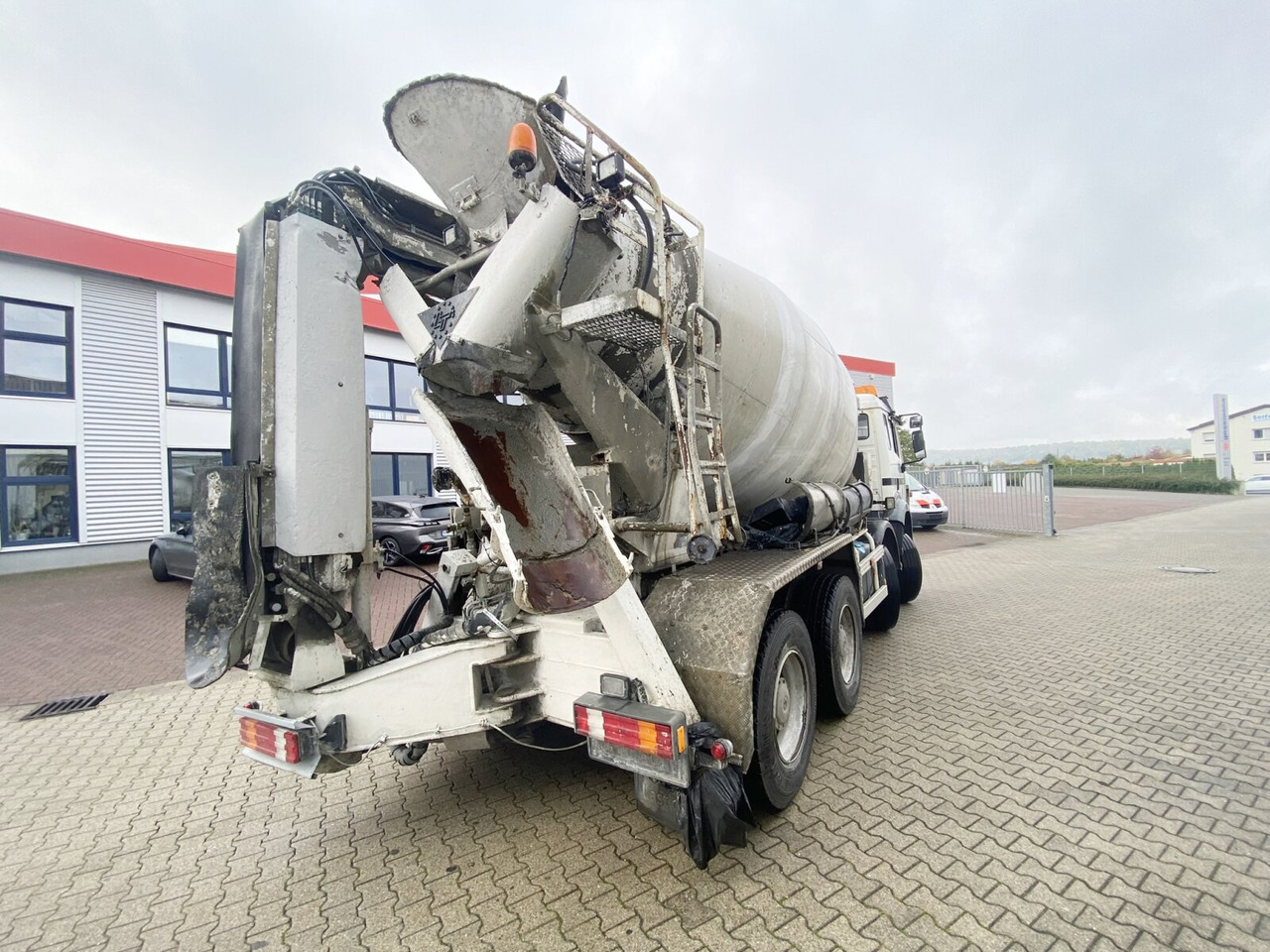 Leasing de Mercedes-Benz SK II 3234 B 8x4/4 SK II 3234 B 8x4/4, LT Betonmischer, Förderband, Funk, 9cbm Mercedes-Benz SK II 3234 B 8x4/4 SK II 3234 B 8x4/4, LT Betonmischer, Förderband, Funk, 9cbm: foto 11