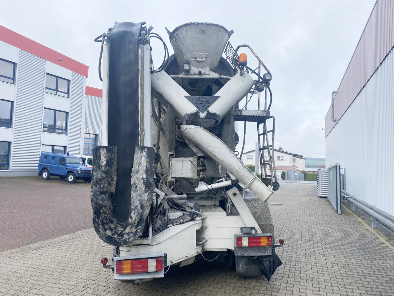 Leasing de Mercedes-Benz SK II 3234 B 8x4/4 SK II 3234 B 8x4/4, LT Betonmischer, Förderband, Funk, 9cbm Mercedes-Benz SK II 3234 B 8x4/4 SK II 3234 B 8x4/4, LT Betonmischer, Förderband, Funk, 9cbm: foto 12