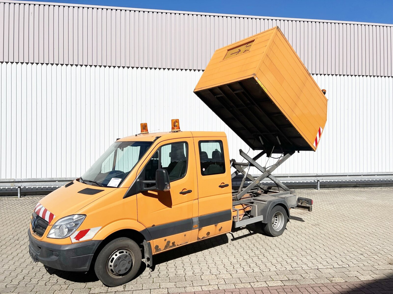 Mercedes-Benz Sprinter 515 CDI 4x2 Doka Sprinter 515 CDI 4x2 Doka, Alu-Kasten, Hochentleerung - Furgoneta basculante, Furgoneta combi: foto 1 Mercedes-Benz Sprinter 515 CDI 4x2 Doka Sprinter 515 CDI 4x2 Doka, Alu-Kasten, Hochentleerung - Furgoneta basculante, Furgoneta combi: foto 1