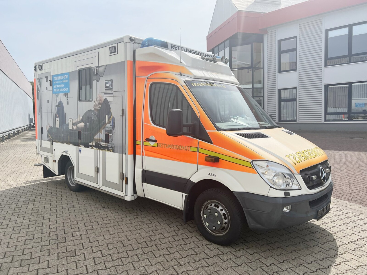 Ambulancia Mercedes-Benz Sprinter 516 CDI 4x2 Sprinter 516 CDI 4x2, Rettungswagen, Bi-Xenon: foto 9