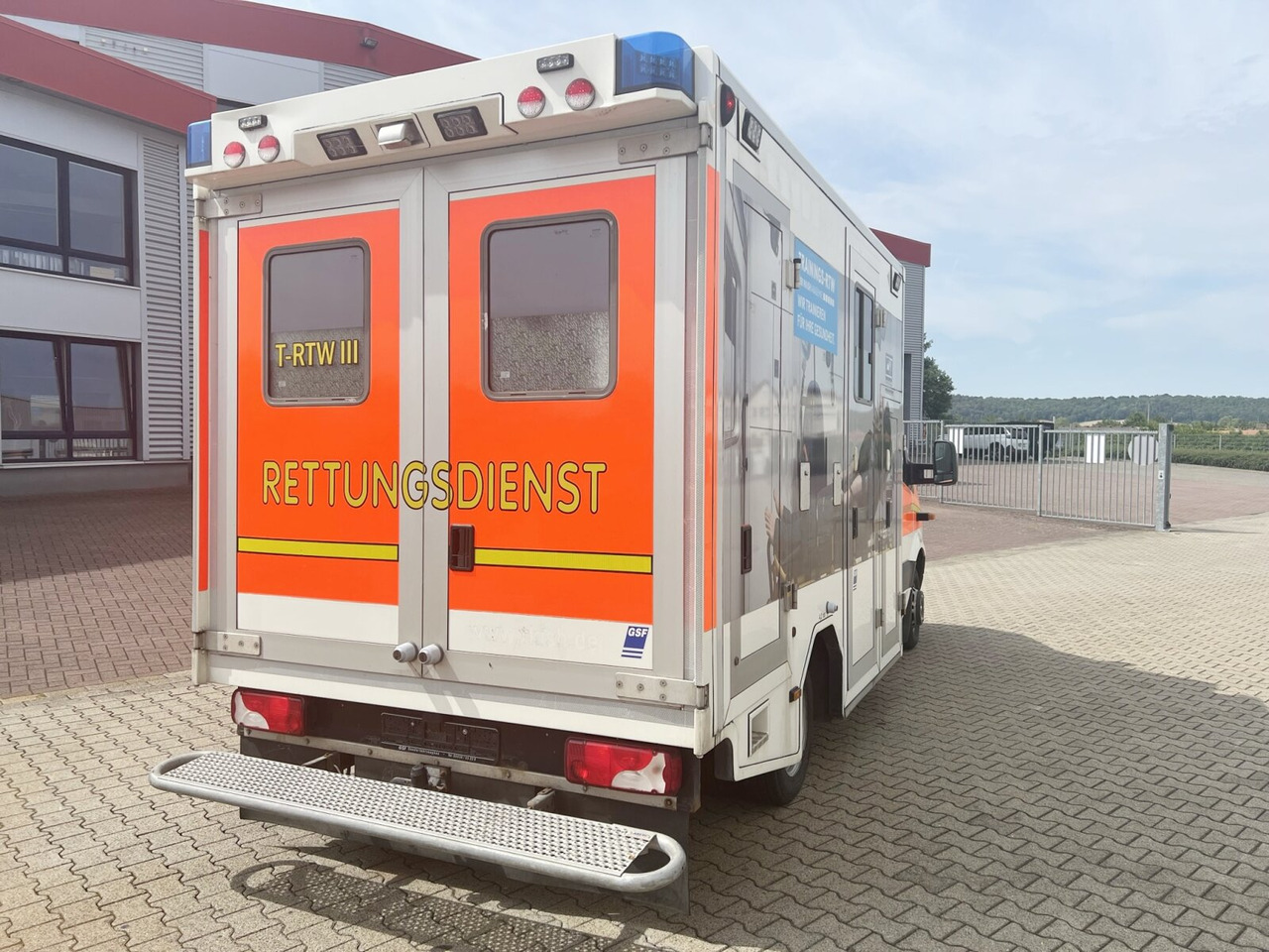 Ambulancia Mercedes-Benz Sprinter 516 CDI 4x2 Sprinter 516 CDI 4x2, Rettungswagen, Bi-Xenon: foto 11