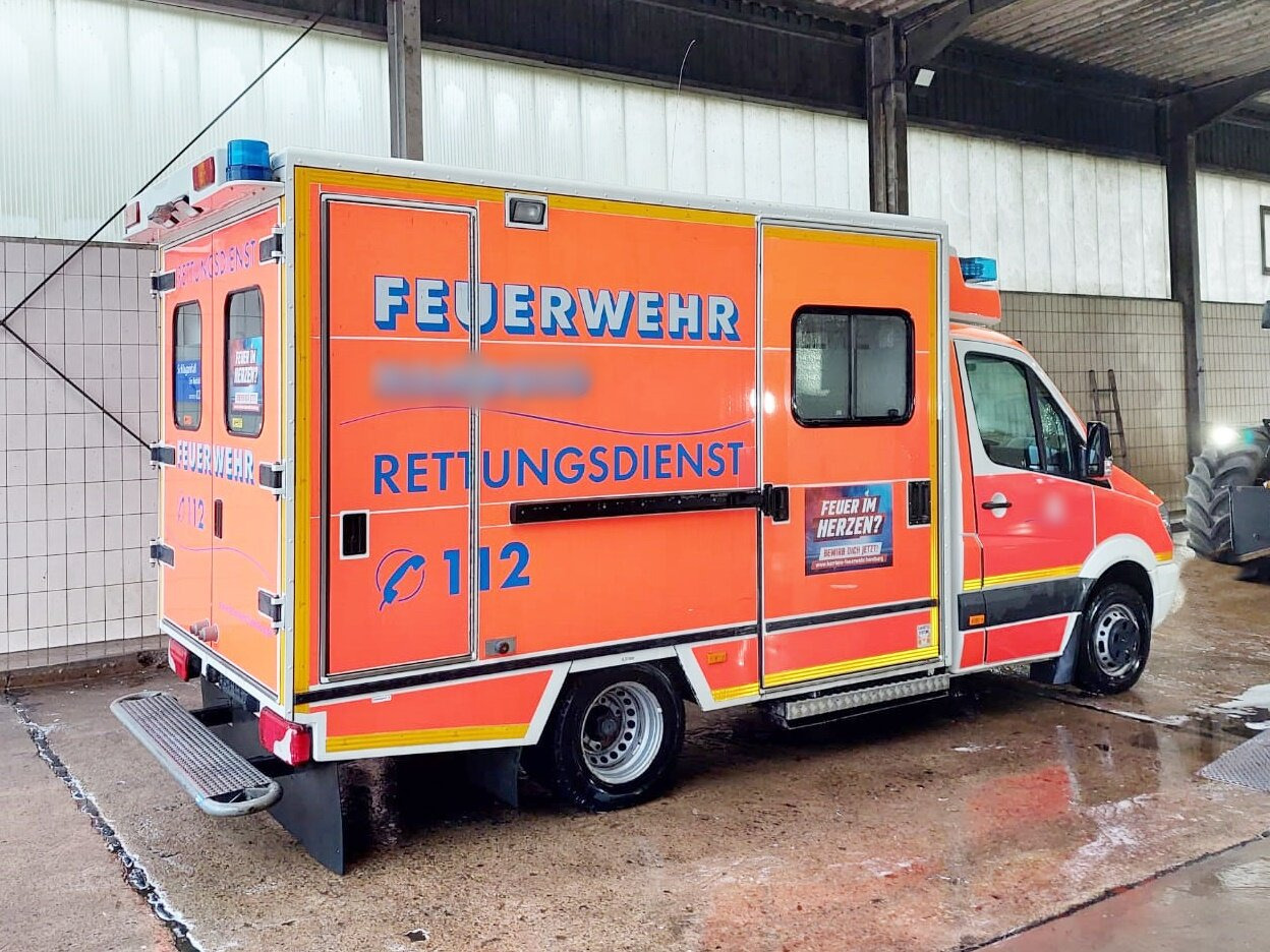 Mercedes-Benz Sprinter 516 CDI 4x2 Sprinter 516 CDI 4x2, Rettungswagen, Retarder - Camión de bomberos: foto 3 Mercedes-Benz Sprinter 516 CDI 4x2 Sprinter 516 CDI 4x2, Rettungswagen, Retarder - Camión de bomberos: foto 3
