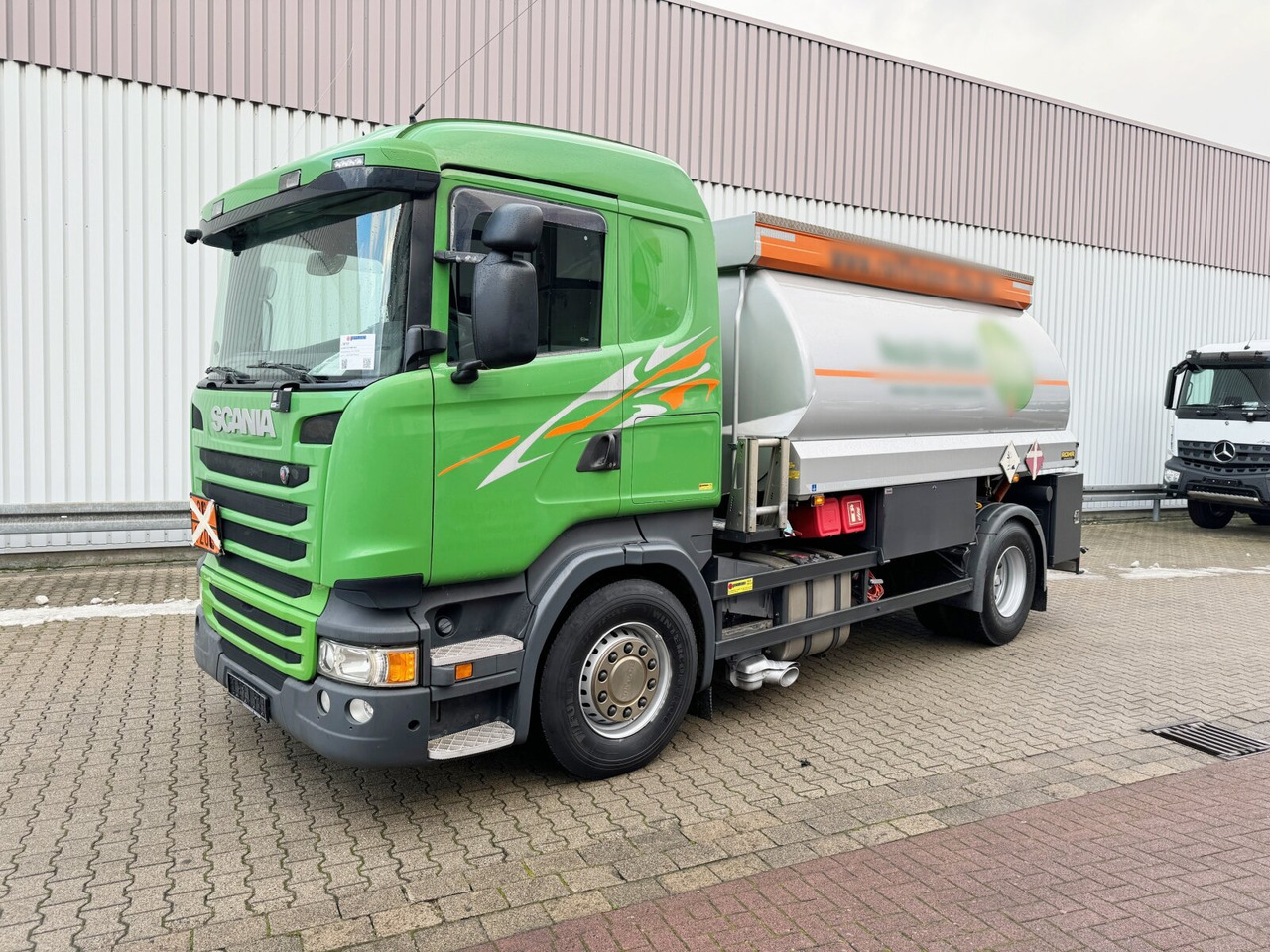 R450 4x2 R450 4x2, Retarder, ADR, Rohr Tank, ca. 14400l - Camión cisterna: foto 1 R450 4x2 R450 4x2, Retarder, ADR, Rohr Tank, ca. 14400l - Camión cisterna: foto 1