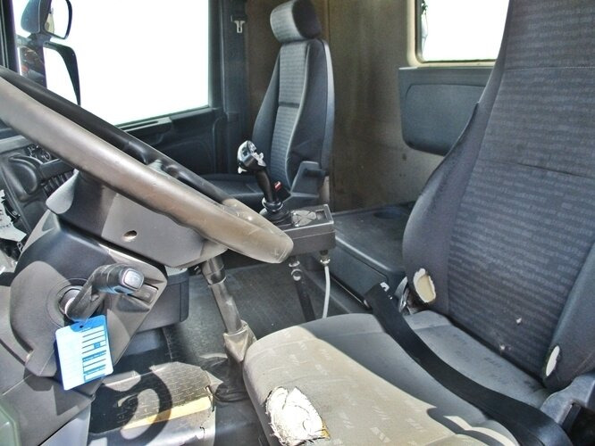Scania R420 CB 8x4 MNZ R420 CB 8x4 MNZ, Retarder, Euro4 - Camión multibasculante: foto 5 Scania R420 CB 8x4 MNZ R420 CB 8x4 MNZ, Retarder, Euro4 - Camión multibasculante: foto 5