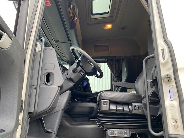 Foto del interior 1: Camión chasis Scania R450 LB 6x2-4 R450 LB 6x2-4, Retarder, Lift-/Lenkachse, 12x Vorhanden!