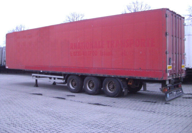 Sommer SG 240-ATX Sommer Kleiderkofferauflieger, 90 cbm - Semirremolque caja cerrada: foto 2 Sommer SG 240-ATX Sommer Kleiderkofferauflieger, 90 cbm - Semirremolque caja cerrada: foto 2