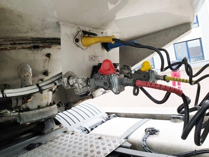 Spitzer SF 2455/4 UN PM SF 2455/4 UN PM Siloaufliger ca. 55m³ - Semirremolque silo: foto 4 Spitzer SF 2455/4 UN PM SF 2455/4 UN PM Siloaufliger ca. 55m³ - Semirremolque silo: foto 4