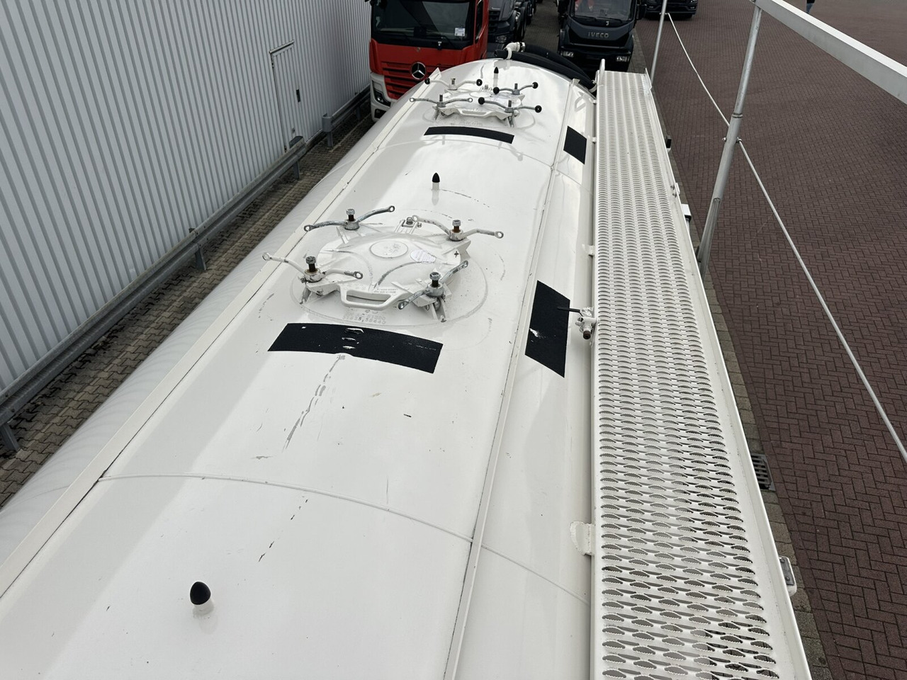 Spitzer SF 2739/2P SF 2739/2P Siloauflieger ca. 39m³, 2x Liftachse - Semirremolque silo: foto 3 Spitzer SF 2739/2P SF 2739/2P Siloauflieger ca. 39m³, 2x Liftachse - Semirremolque silo: foto 3