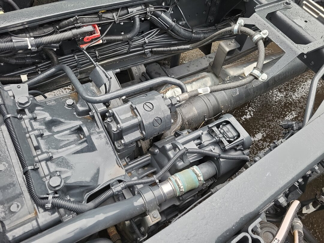 T-Way AT410T51 8x4 T-Way AT410T51 8x4, Retarder, Nebenantrieb, 4x VORHANDEN! - Camión chasis: foto 4 T-Way AT410T51 8x4 T-Way AT410T51 8x4, Retarder, Nebenantrieb, 4x VORHANDEN! - Camión chasis: foto 4