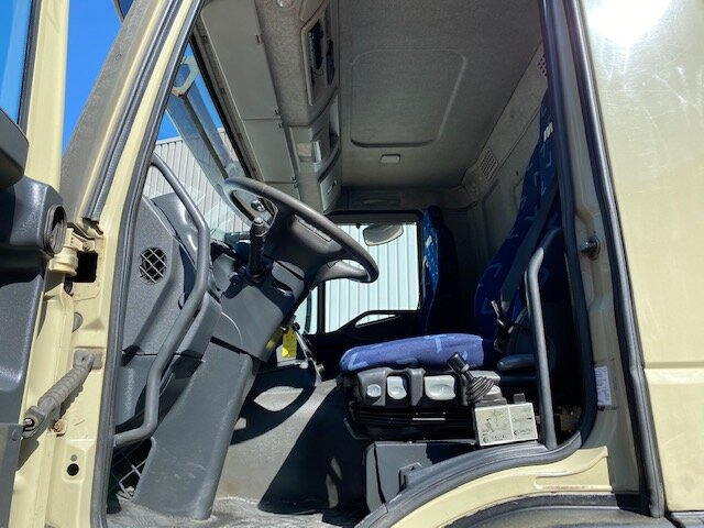 Foto del interior 1: Camión chasis Trakker AD260T41W 6x6 Trakker AD260T41W 6x6