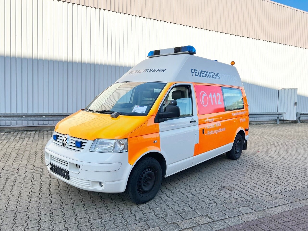 Volkswagen T5 2.5 TDI 4x2 T5 2.5 TDI 4x2, Krankenwagen - Ambulancia: foto 1 Volkswagen T5 2.5 TDI 4x2 T5 2.5 TDI 4x2, Krankenwagen - Ambulancia: foto 1