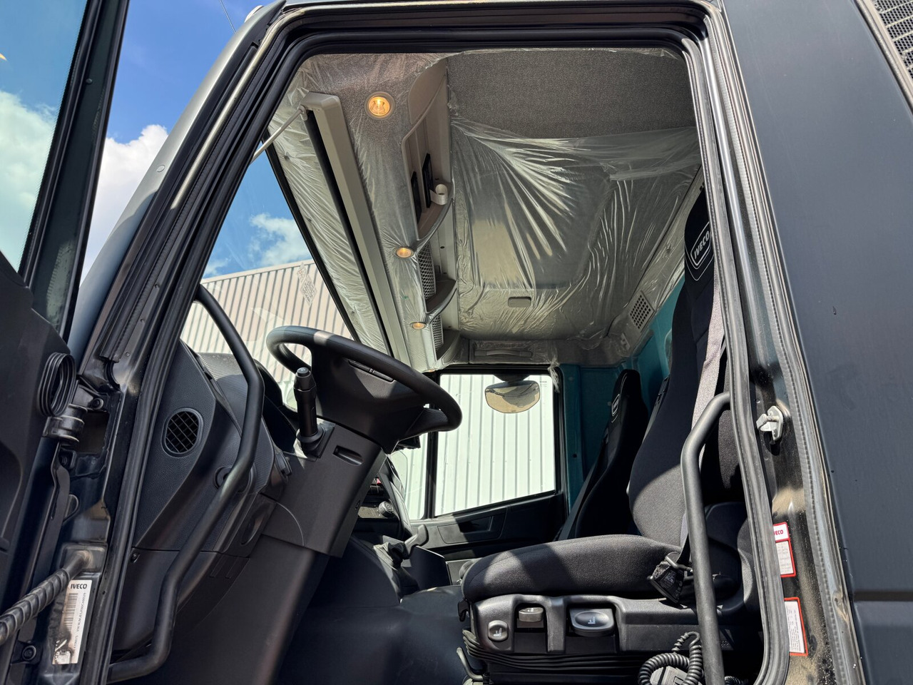 X-Way AD360X40Z/P 8x4 X-Way AD360X40Z/P 8x4 - Camión multibasculante: foto 2 X-Way AD360X40Z/P 8x4 X-Way AD360X40Z/P 8x4 - Camión multibasculante: foto 2