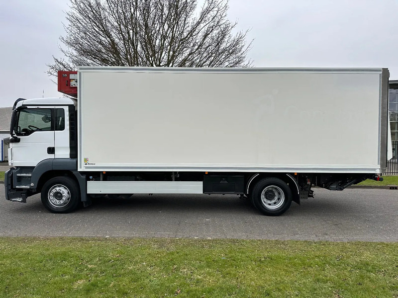 MAN TGS 18.360 TGS 18 360 + FRIGOBLOCK FK25 MULTITEMP + LIFT / LADEBORDWAND 2000 KG + EURO 6 + AIRCO - Camión frigorífico: foto 2 MAN TGS 18.360 TGS 18 360 + FRIGOBLOCK FK25 MULTITEMP + LIFT / LADEBORDWAND 2000 KG + EURO 6 + AIRCO - Camión frigorífico: foto 2