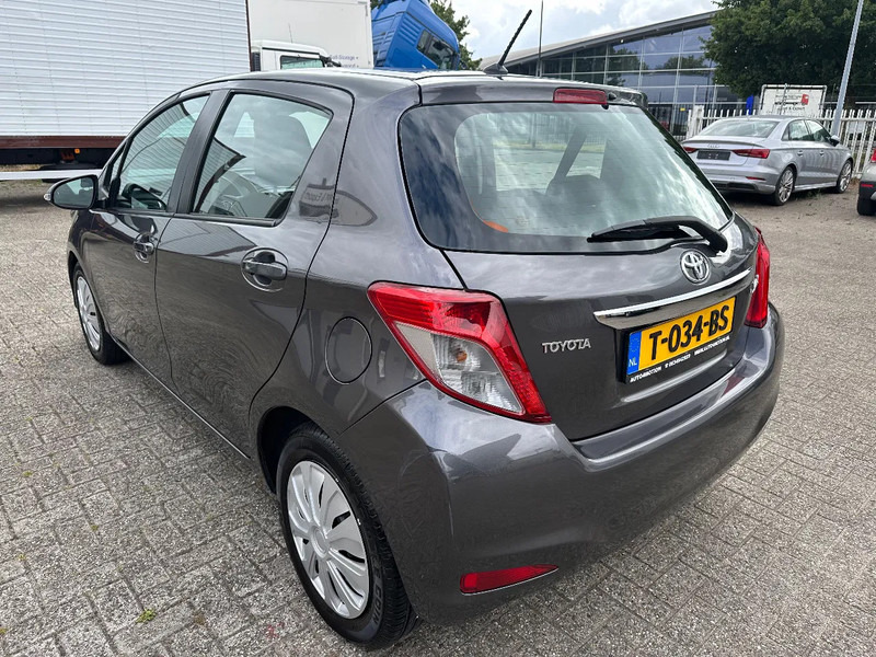 Toyota Yaris 1.4 D + NAVI + AIRCO + REAR CAMERA + APK / TUV + MARGE - Hatchback: foto 3 Toyota Yaris 1.4 D + NAVI + AIRCO + REAR CAMERA + APK / TUV + MARGE - Hatchback: foto 3