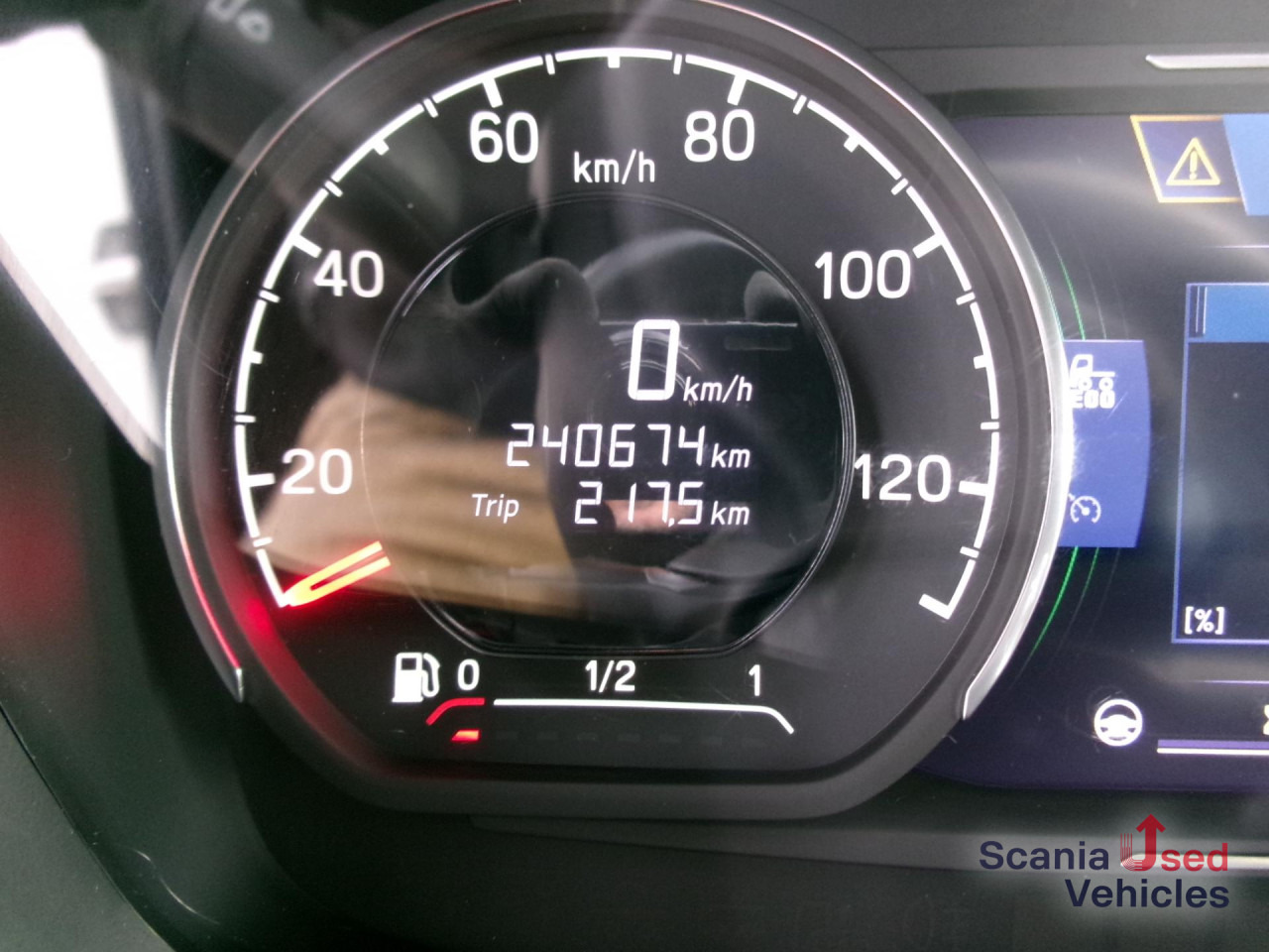 SCANIA R 460 A4x2NA SUPER NAVI Standklima DAB - Cabeza tractora: foto 2 SCANIA R 460 A4x2NA SUPER NAVI Standklima DAB - Cabeza tractora: foto 2