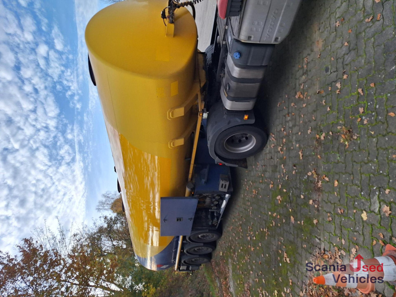 ROHR Tankauflieger f. Treibst. 4 Kammern 2 x Lift - Semirremolque cisterna: foto 1 ROHR Tankauflieger f. Treibst. 4 Kammern 2 x Lift - Semirremolque cisterna: foto 1