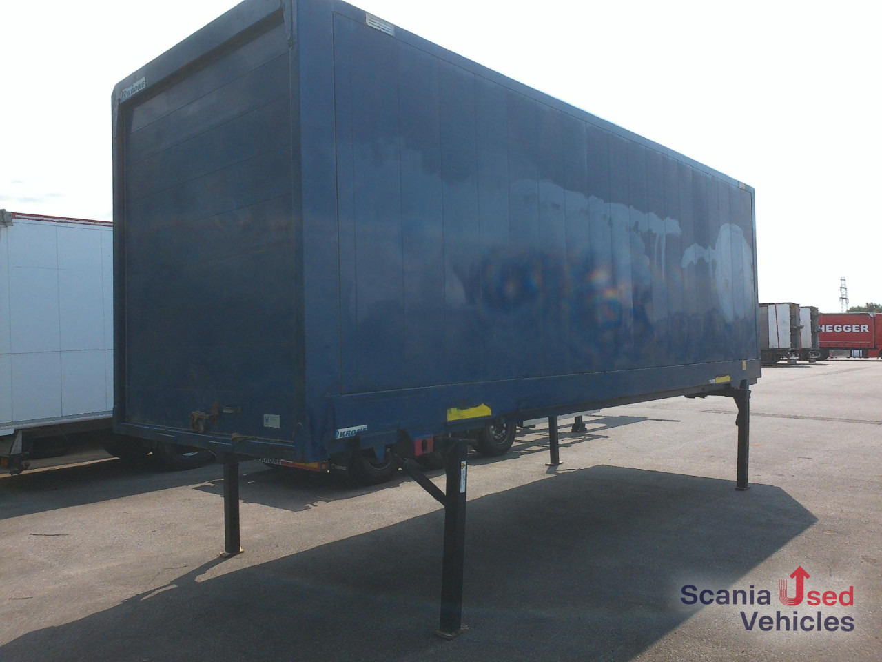 KRONE WB Koffer 7,82 Rolltor - Remolque: foto 2 KRONE WB Koffer 7,82 Rolltor - Remolque: foto 2