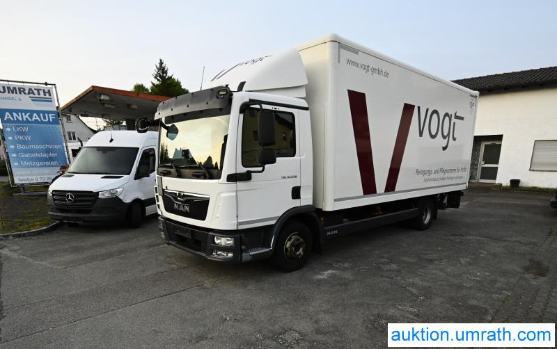 MAN (V181) MAN TGL 12.250 4x2 L/BL Koffer Ladebordwand Klimaautomatik NAVI Luftfederung Automatikgetriebe EURO 6 - Camión caja cerrada: foto 2 MAN (V181) MAN TGL 12.250 4x2 L/BL Koffer Ladebordwand Klimaautomatik NAVI Luftfederung Automatikgetriebe EURO 6 - Camión caja cerrada: foto 2