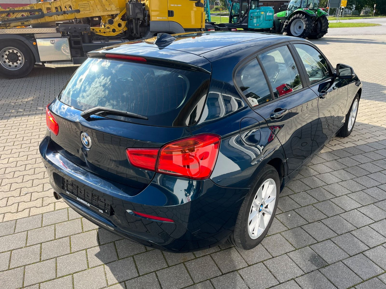 BMW 118 Baureihe 1 Lim. 5-trg. 118 d - Sedan: foto 3 BMW 118 Baureihe 1 Lim. 5-trg. 118 d - Sedan: foto 3