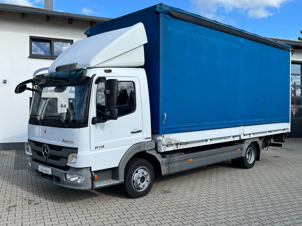 Mercedes-Benz Atego 818 Klima Sperre 74100KM 2,70 Ladehöhe - Furgoneta con lona: foto 1 Mercedes-Benz Atego 818 Klima Sperre 74100KM 2,70 Ladehöhe - Furgoneta con lona: foto 1