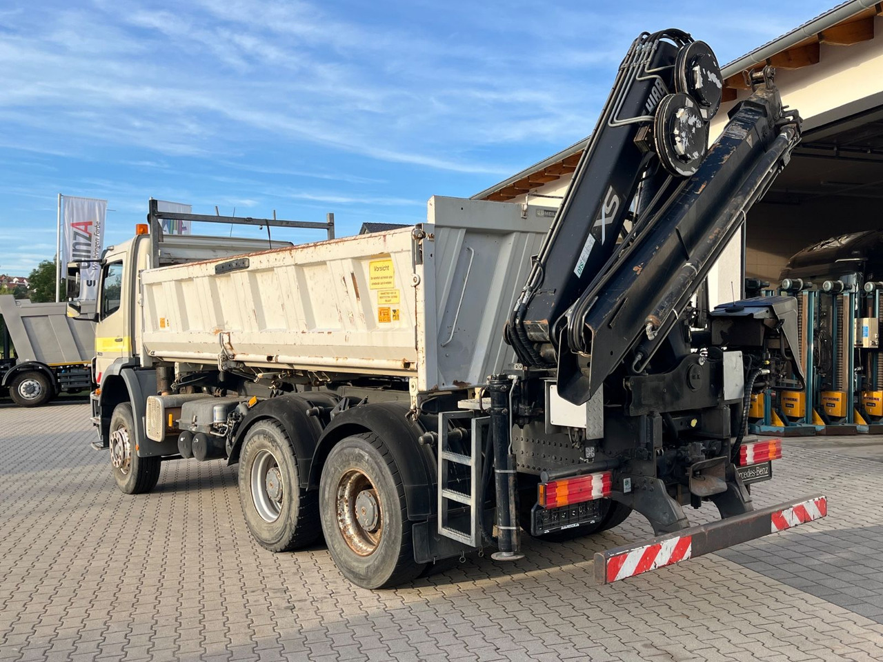 Mercedes-Benz Axor 2633 6x4 Meiller Kipper HIAB 144E-3 Kran - Camión volquete, Camión grúa: foto 4 Mercedes-Benz Axor 2633 6x4 Meiller Kipper HIAB 144E-3 Kran - Camión volquete, Camión grúa: foto 4