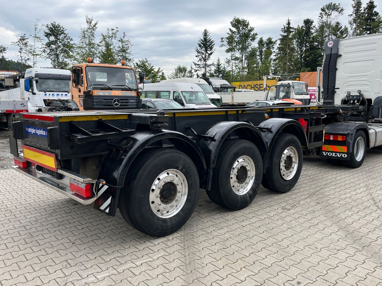 Schwarzmüller S1 R-Serie Tank Chassis ADR SAF Alufelgen - Semirremolque portacontenedore/ Intercambiable: foto 2 Schwarzmüller S1 R-Serie Tank Chassis ADR SAF Alufelgen - Semirremolque portacontenedore/ Intercambiable: foto 2
