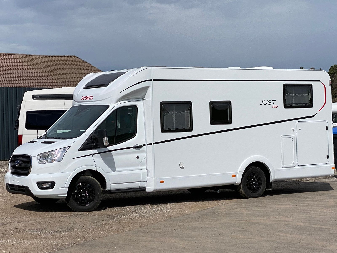 Dethleffs Just Go T 7055 EB, Hubbett, Markise, Navi+RFK - Autocaravana perfilada: foto 4 Dethleffs Just Go T 7055 EB, Hubbett, Markise, Navi+RFK - Autocaravana perfilada: foto 4