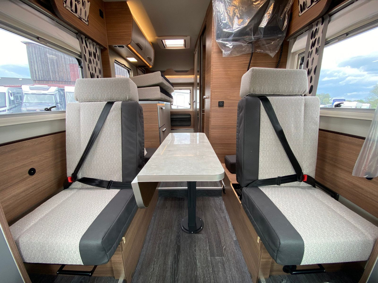 Autocaravana perfilada Knaus Tourer Van 500 LT, slide Bett, 4 P. Zulassung: foto 9