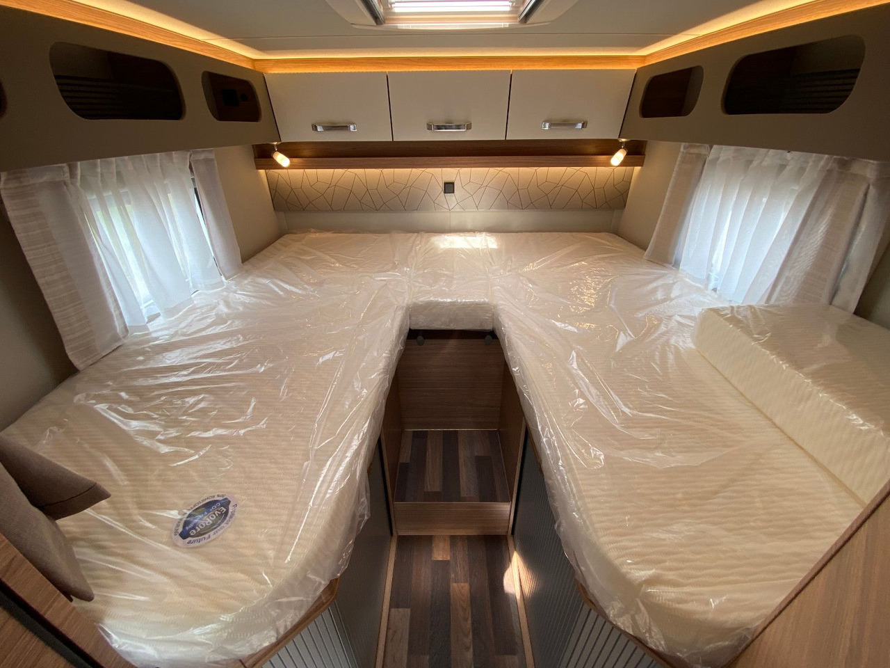 Autocaravana perfilada Weinsberg CaraCompact 600 MEG EDITION [PEPPER]25 Modell S7: foto 17