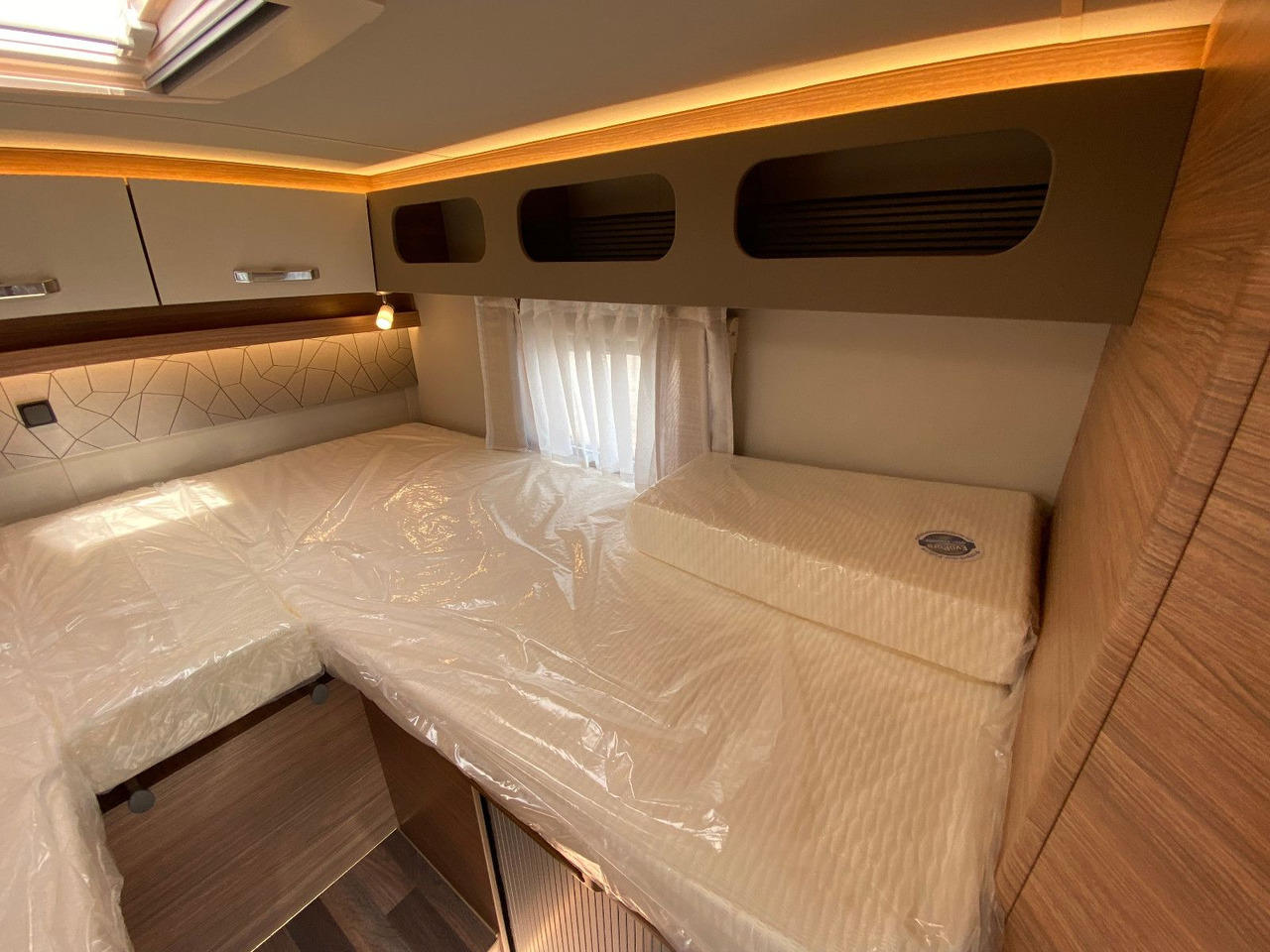 Autocaravana perfilada Weinsberg CaraCompact 600 MEG EDITION [PEPPER]25 Modell S7: foto 20