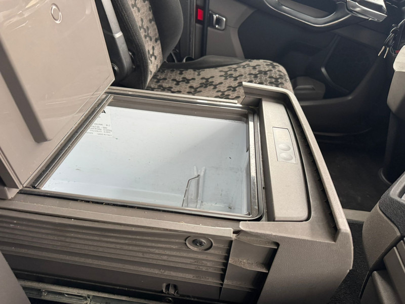 Cabeza tractora Scania R410 / Retarder / Night Klima / 2 Tanks / Full Air / TUV: 3-2026 / NL Truck: foto 8 Cabeza tractora Scania R410 / Retarder / Night Klima / 2 Tanks / Full Air / TUV: 3-2026 / NL Truck: foto 8