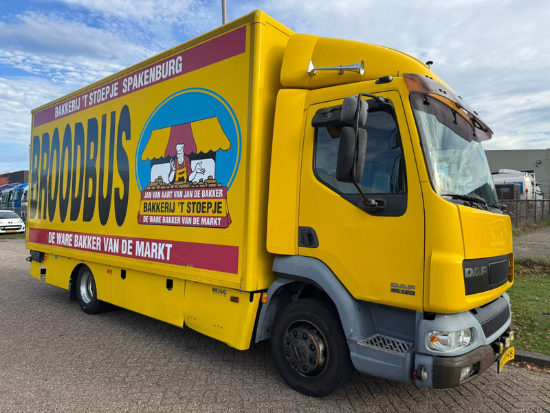 DAF LF 45.180 / Manual / Tail Lift / NL Truck - Camión caja cerrada: foto 2 DAF LF 45.180 / Manual / Tail Lift / NL Truck - Camión caja cerrada: foto 2