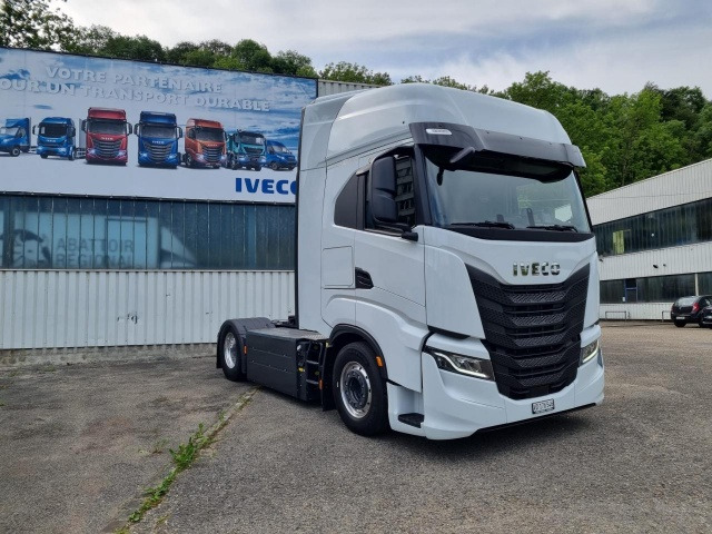 IVECO S-Way AS440S46T/FP CNG - Cabeza tractora: foto 1 IVECO S-Way AS440S46T/FP CNG - Cabeza tractora: foto 1