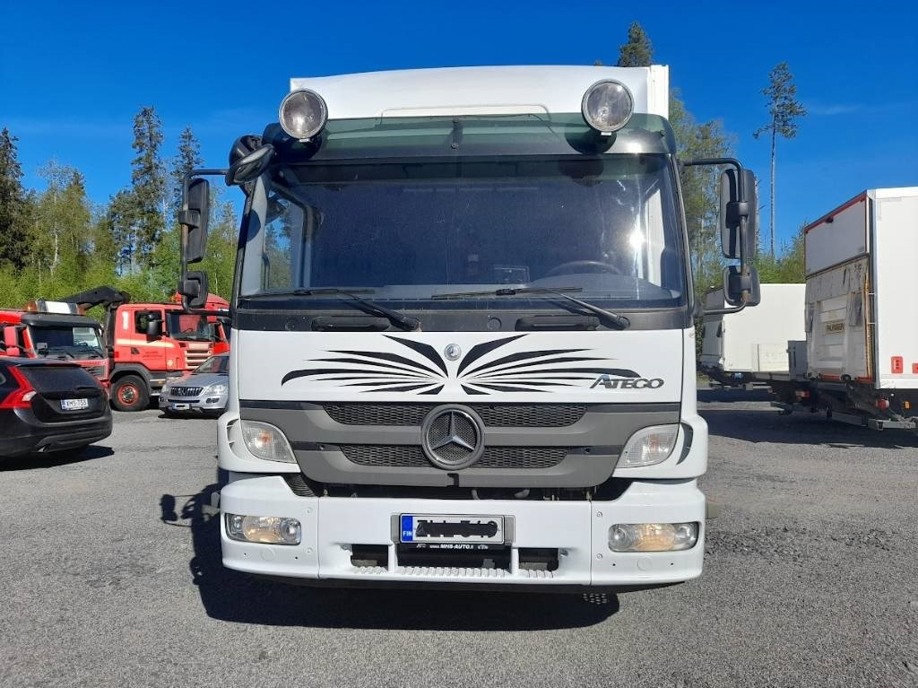 Mercedes-Benz Atego - Camión caja cerrada: foto 2 Mercedes-Benz Atego - Camión caja cerrada: foto 2