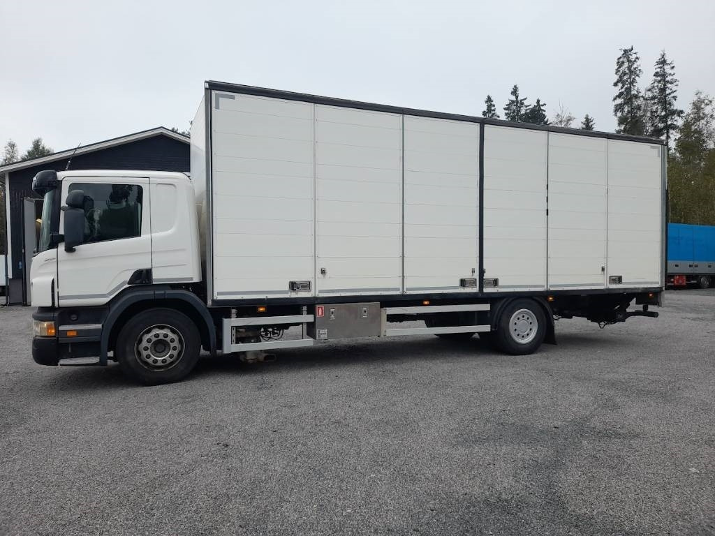 Scania P 230 DB - Camión caja cerrada: foto 1 Scania P 230 DB - Camión caja cerrada: foto 1