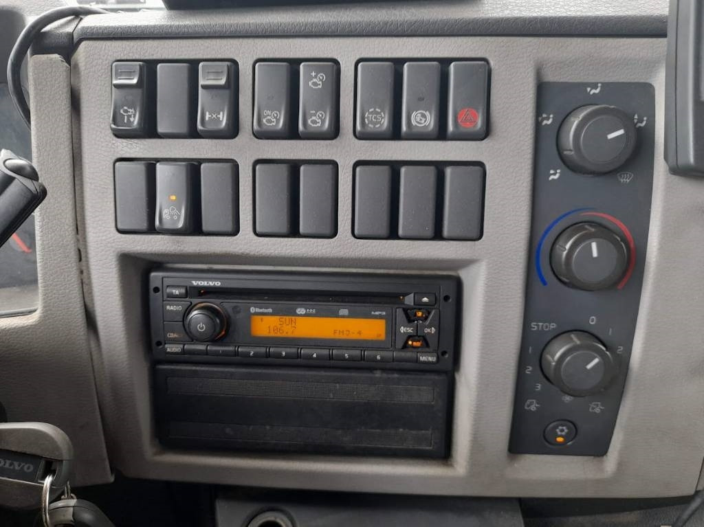 Camión grúa Volvo FL 240: foto 13