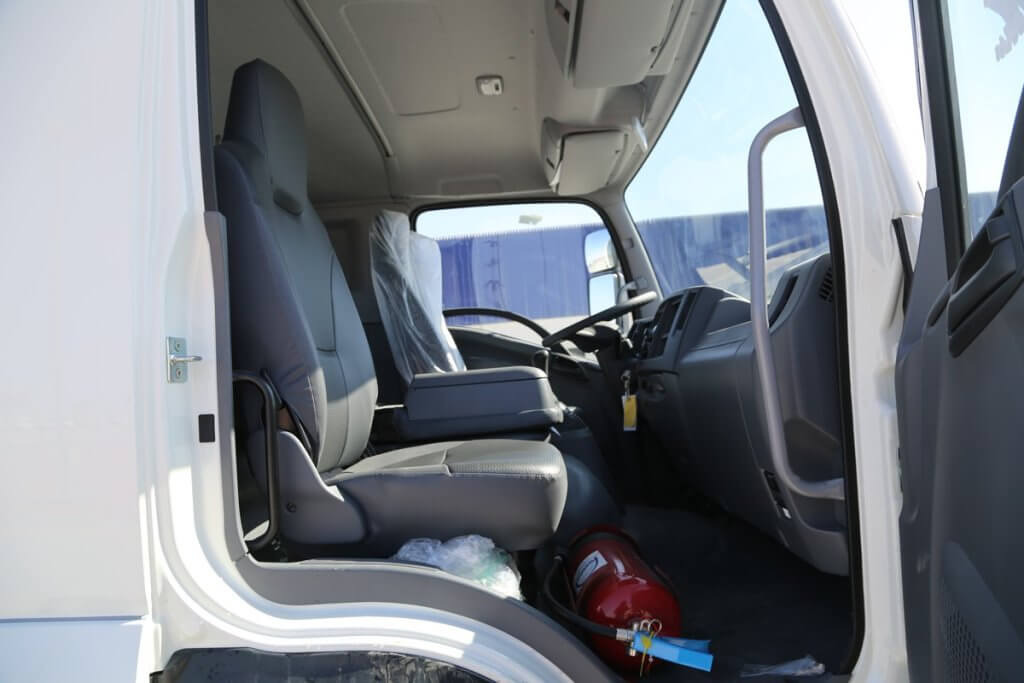 ISUZU FRR – 11 Ton GVW, Payload 7 Ton 4×2 Single Cabin Chassis with AC MY24 - Camión chasis: foto 5 ISUZU FRR – 11 Ton GVW, Payload 7 Ton 4×2 Single Cabin Chassis with AC MY24 - Camión chasis: foto 5